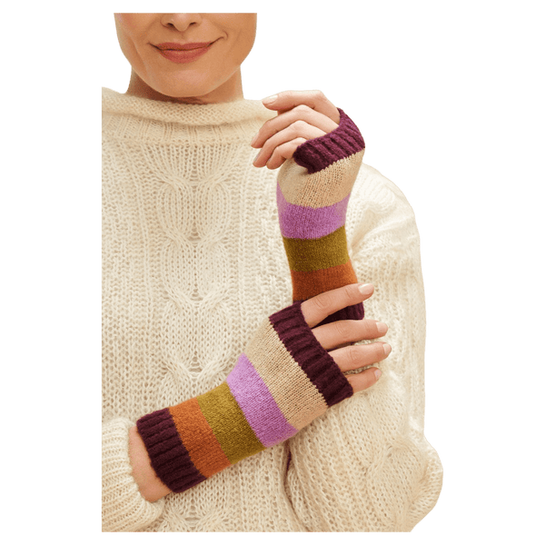 Powder Lilia Wrist Warmers